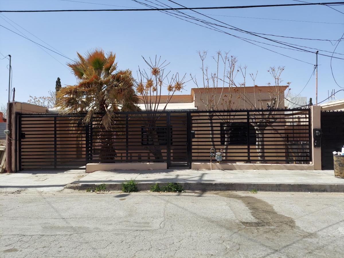 Casa En La Zona Centro De La Ciudad Villa Ciudad Juarez Luaran gambar