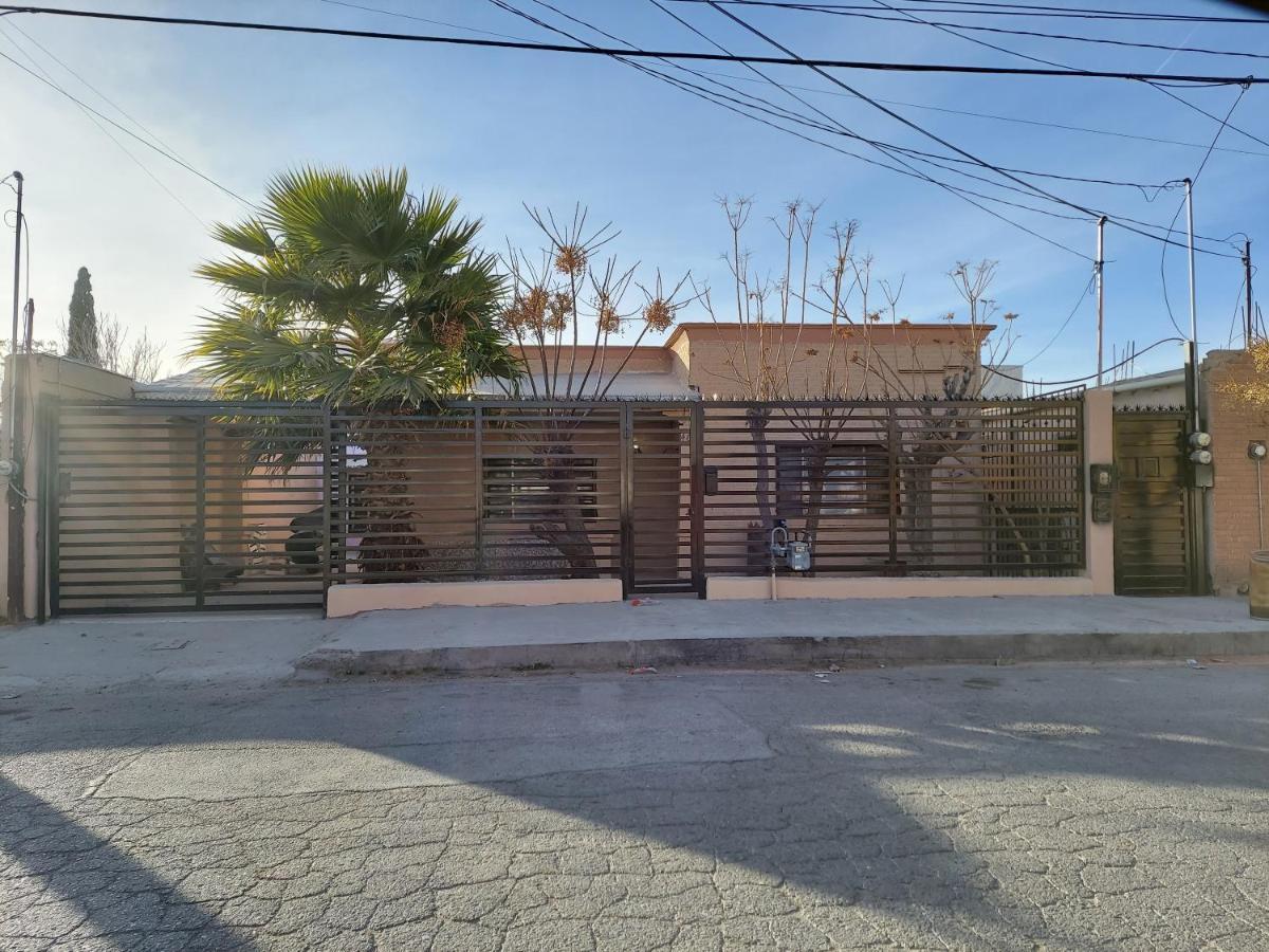 Casa En La Zona Centro De La Ciudad Villa Ciudad Juarez Luaran gambar