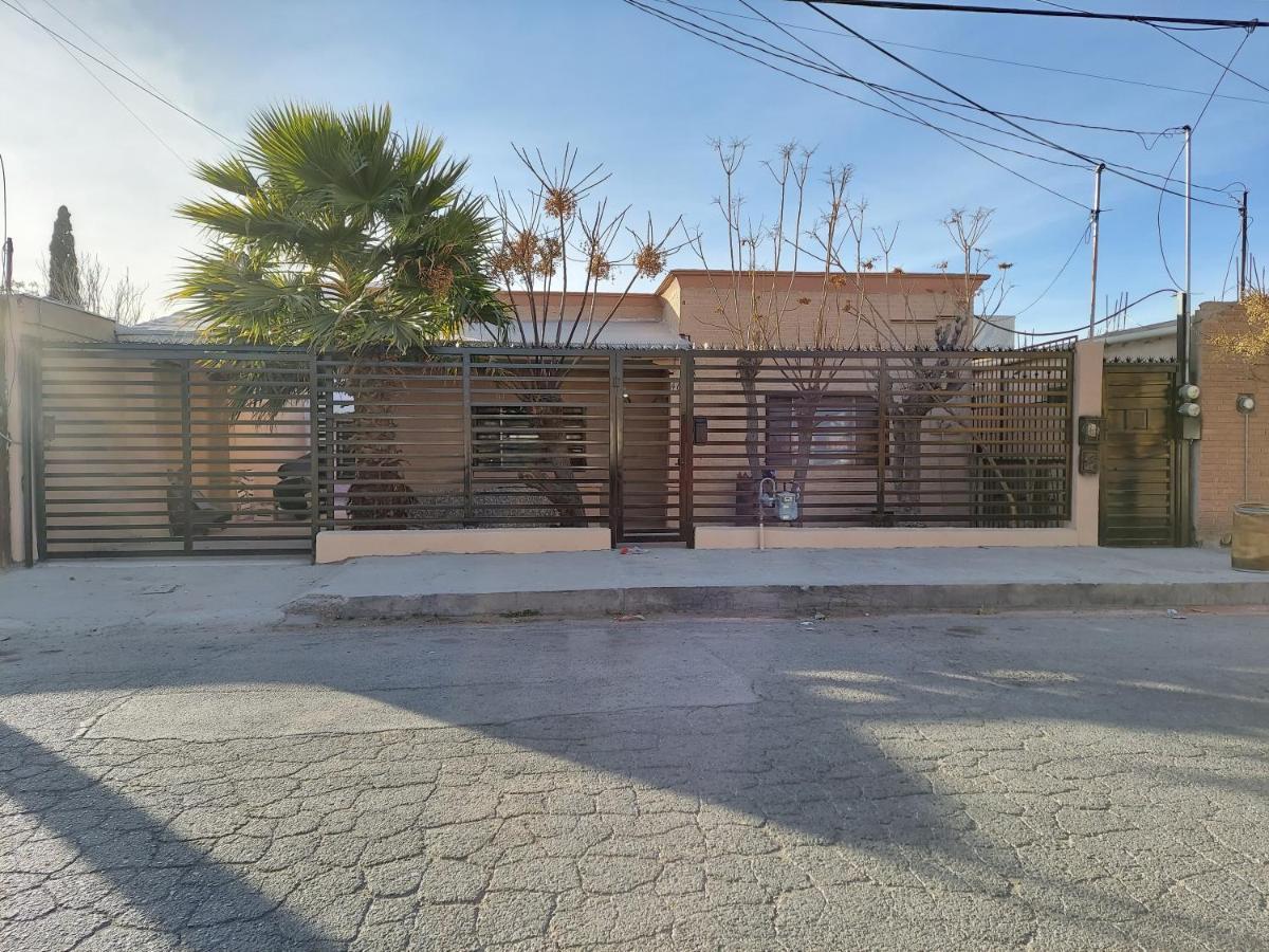 Casa En La Zona Centro De La Ciudad Villa Ciudad Juarez Luaran gambar