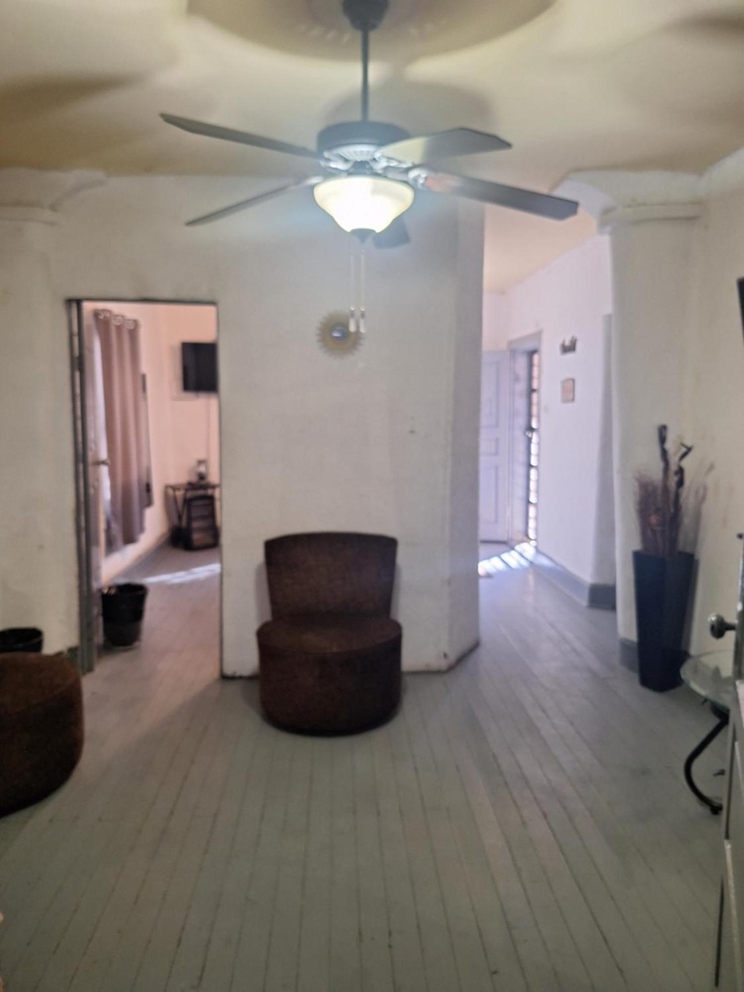 Casa En La Zona Centro De La Ciudad Villa Ciudad Juarez Luaran gambar
